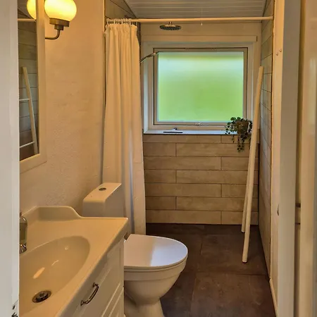 Familievenligt Sommerhus Naer Badestrand Holiday home
