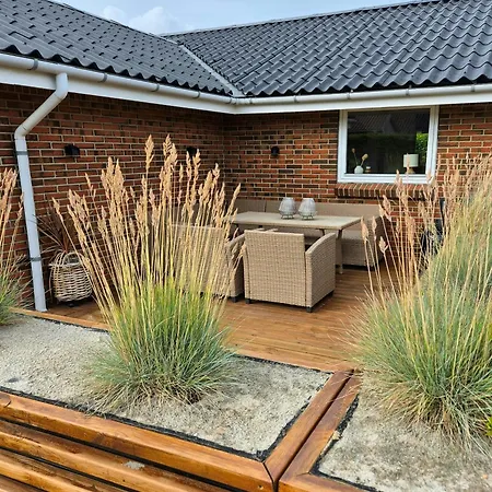 Familievenligt Sommerhus Naer Badestrand